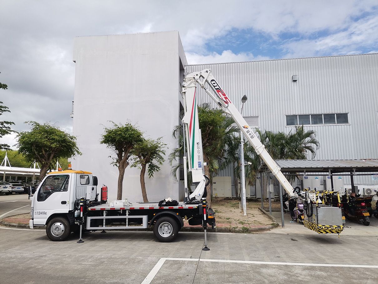 電動車載式高空作業(yè)車