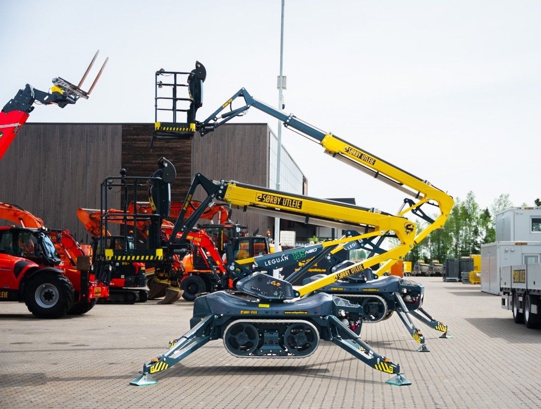 A couple of the Leguan 135s in the S?rby Utleie yard A couple of the Leguan 135s in the S?rby Utleie yard